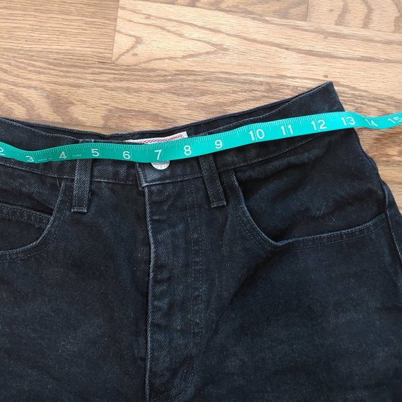 Vintage 80's GUESS? High Waist Demin Shorts - Picture 4 of 8